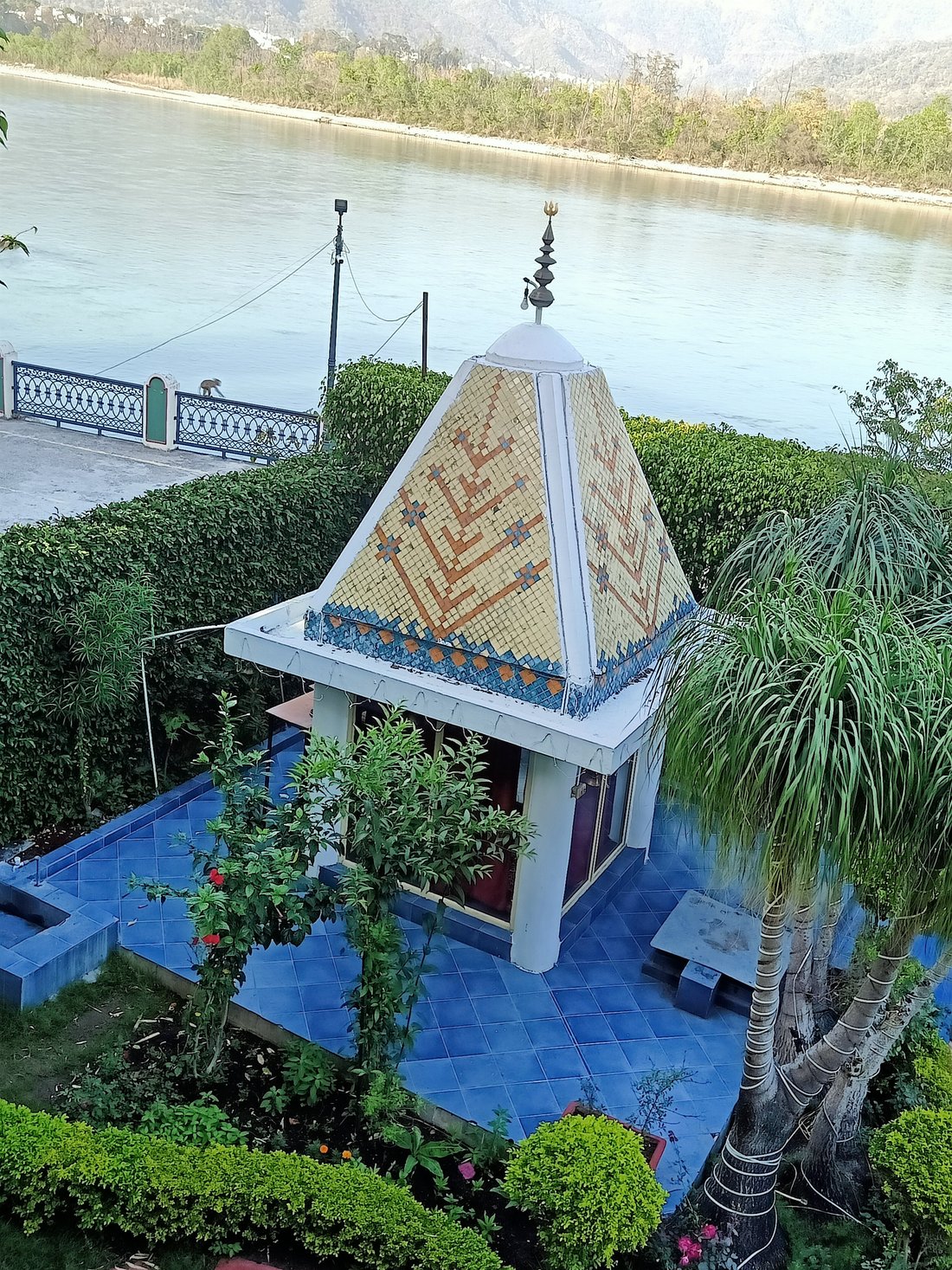 Ganga Kinare- A Riverside Boutique Resort Steam Room: Pictures & Reviews - Tripadvisor