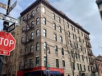 ▷Where to see the Friends apartment building in NYC?