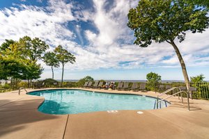 Pool & Beach