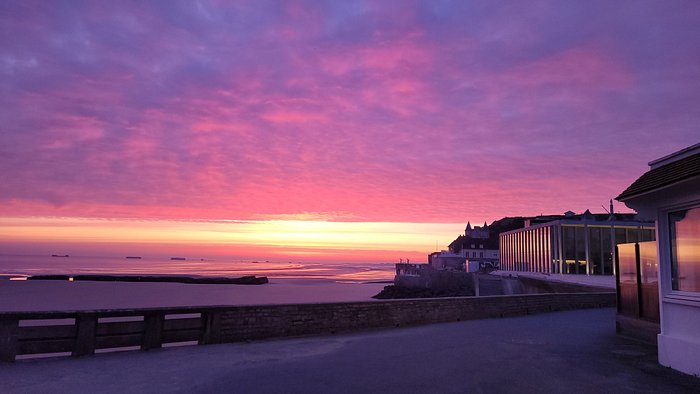 RECTO VERSO, Arromanches-les-Bains - Comentários de Restaurantes, Fotos &  Número de Telefone