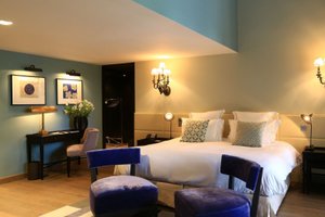 Room & Suite