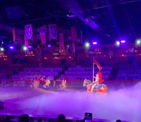 Escenario y mesas. - Picture of Tournament of Kings, Las Vegas - Tripadvisor