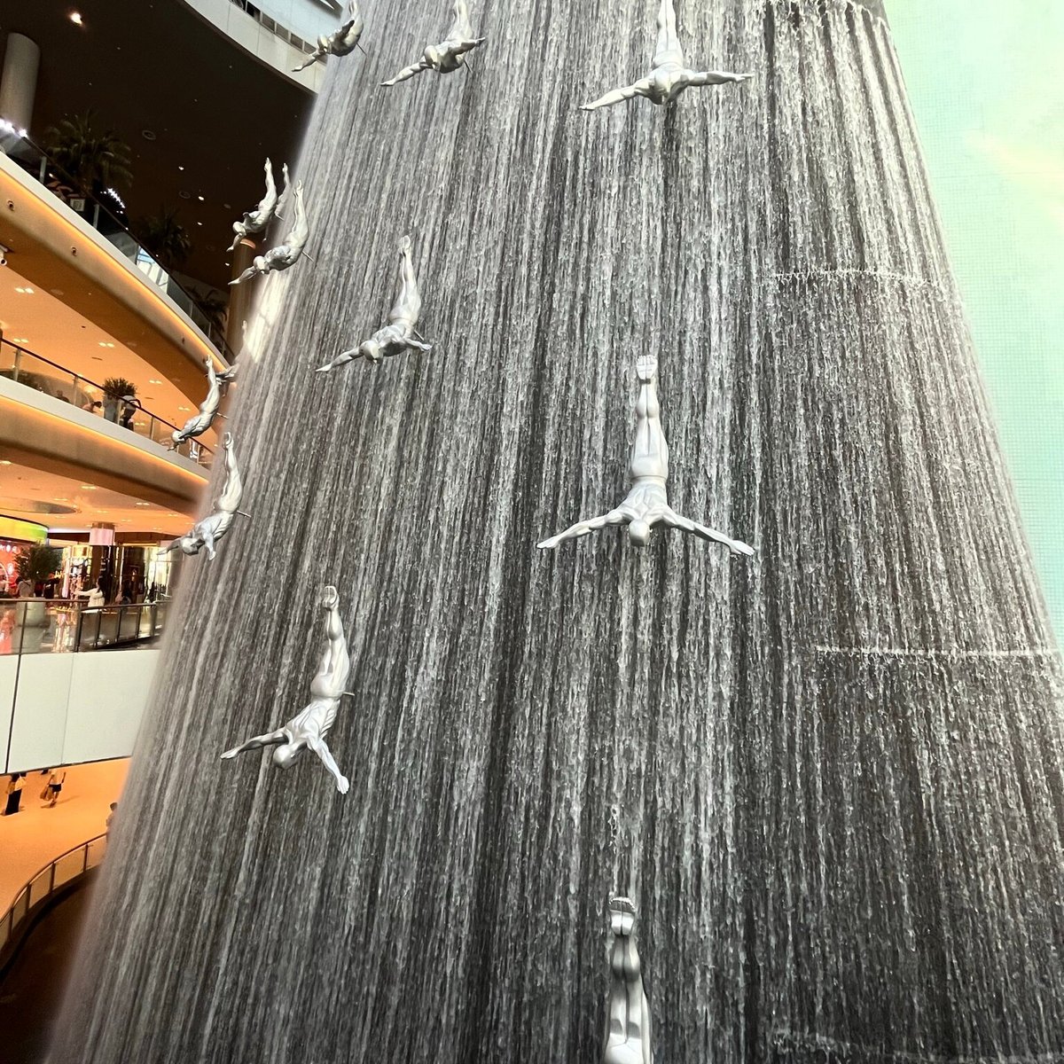 Waterfall dubai mall