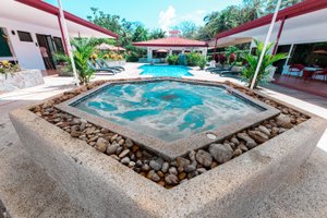 Piscina y playa