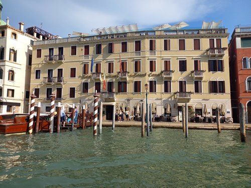 HOTEL CARLTON ON THE GRAND CANAL (AU$275): 2023 Prices & Reviews ...