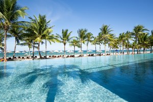 Pool & Beach