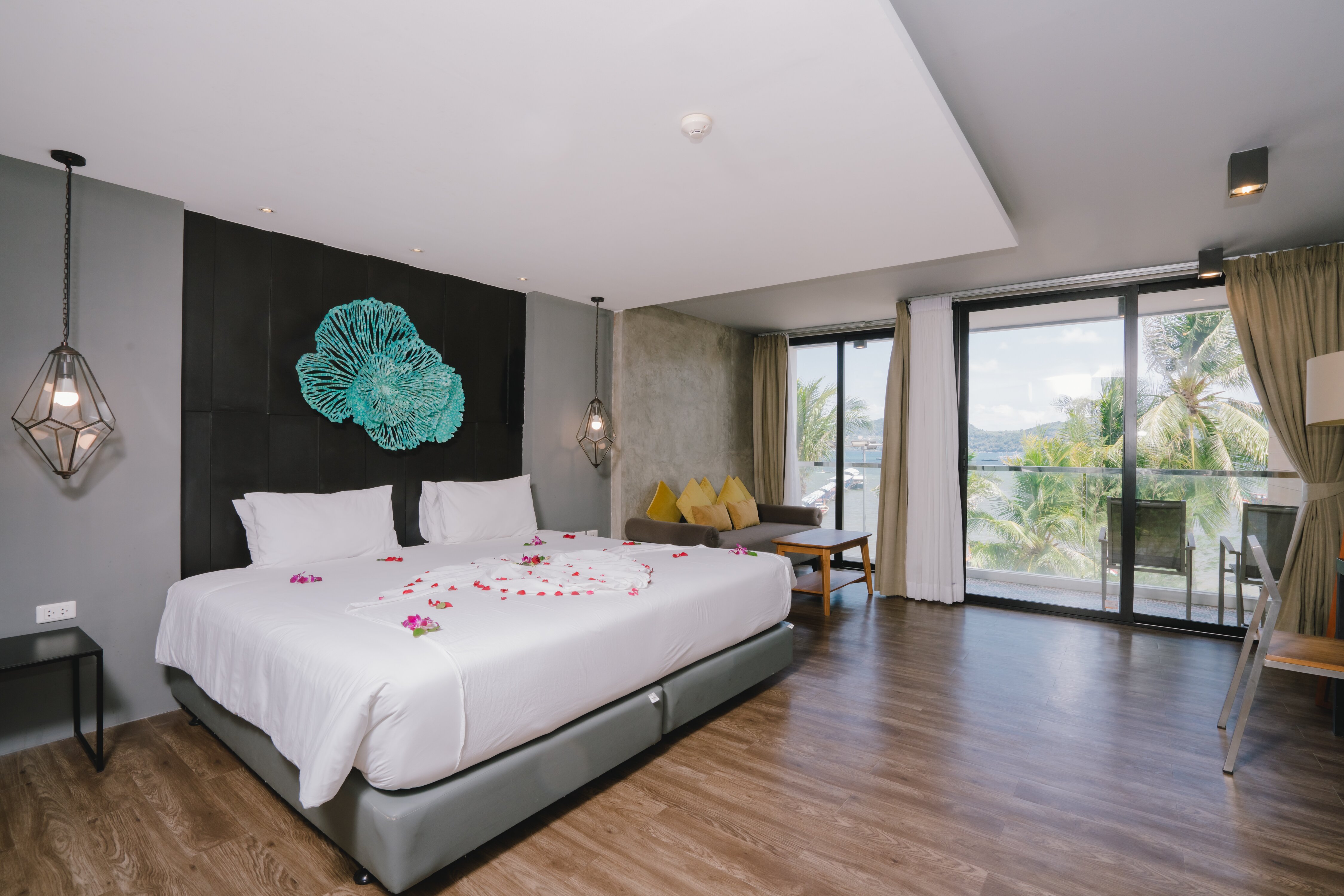 Patong Signature Boutique Hotel Rooms Pictures Reviews