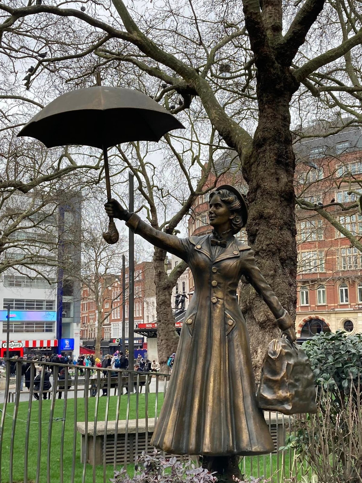 Mary Poppins Statue, Лондон: лучшие советы перед посещением - Tripadvisor