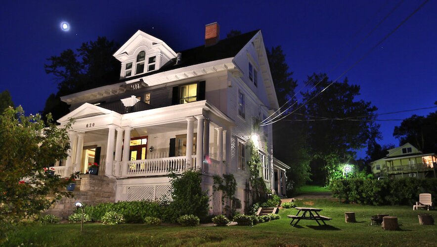 Exterior view of the Villa located across from lake Temiskaming. 