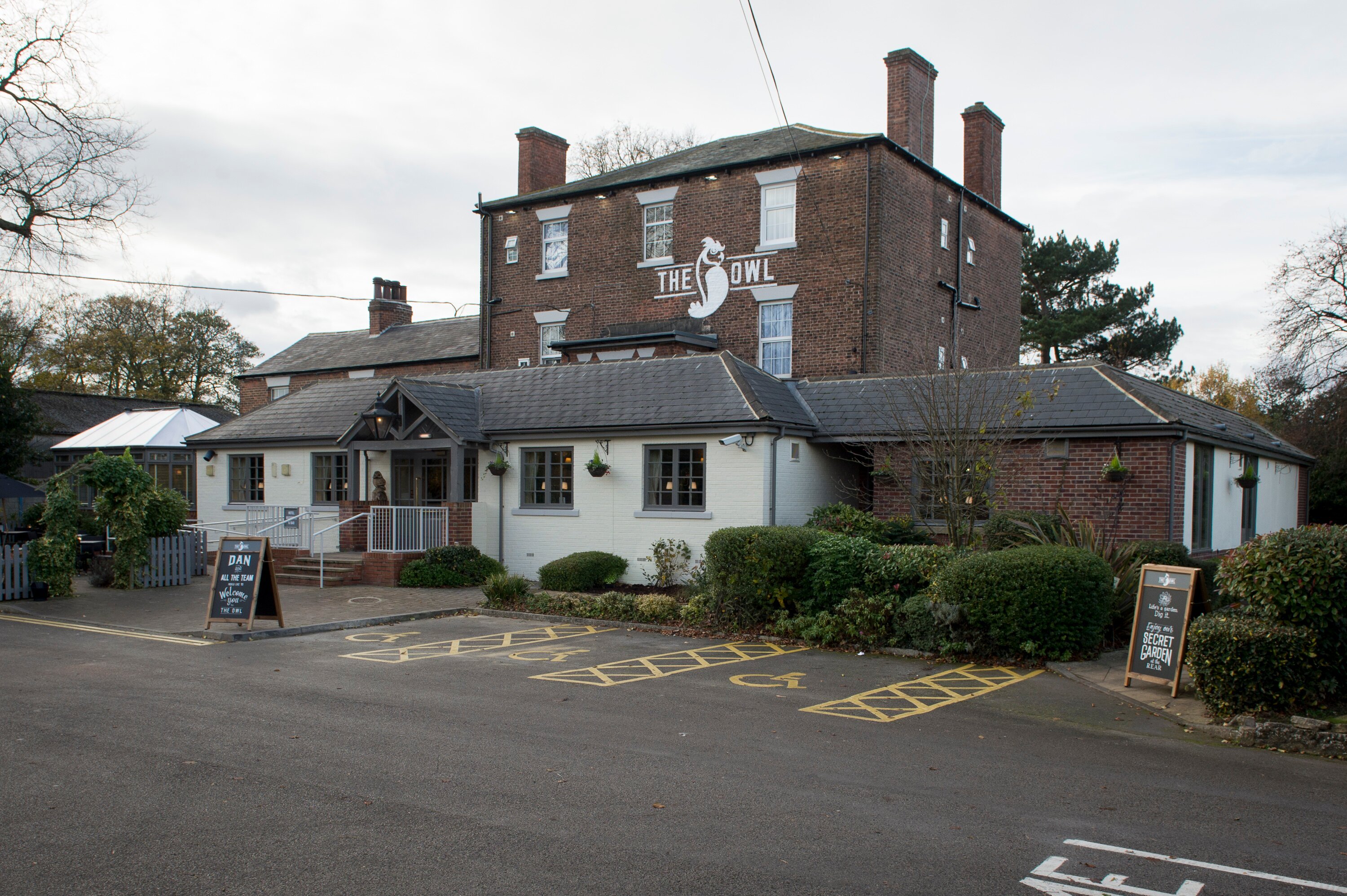 THE OWL HOTEL (Hambleton) - Inn Reviews, Photos, Rate Comparison ...