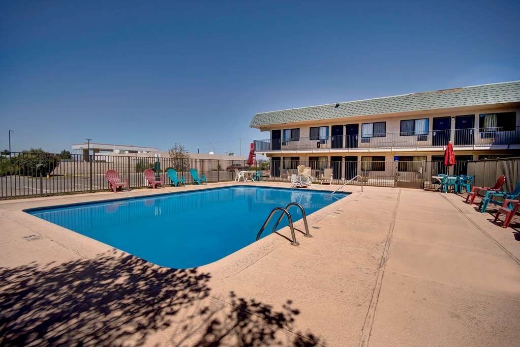 Motel 6 Douglas Pool Pictures & Reviews - Tripadvisor