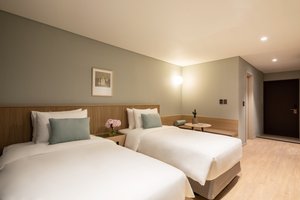 Room & Suite
