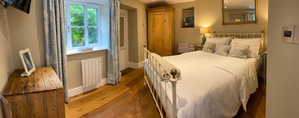 FOXHILL LODGE BREAKFAST IN BED (Bath) - B&B Reviews & Photos - Tripadvisor