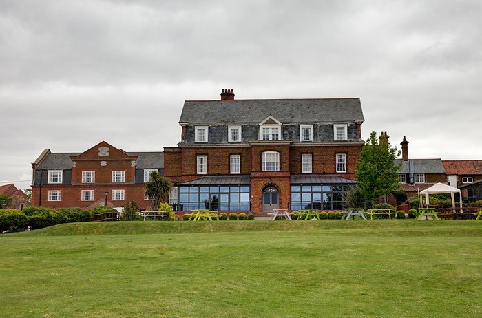 LE STRANGE ARMS HOTEL & LODGES (Hunstanton, Norfolk) - Hotel Reviews ...