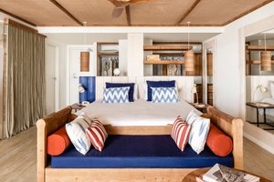 Room & Suite