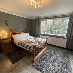 Double room with en-suit bathroom