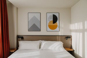 Room & Suite