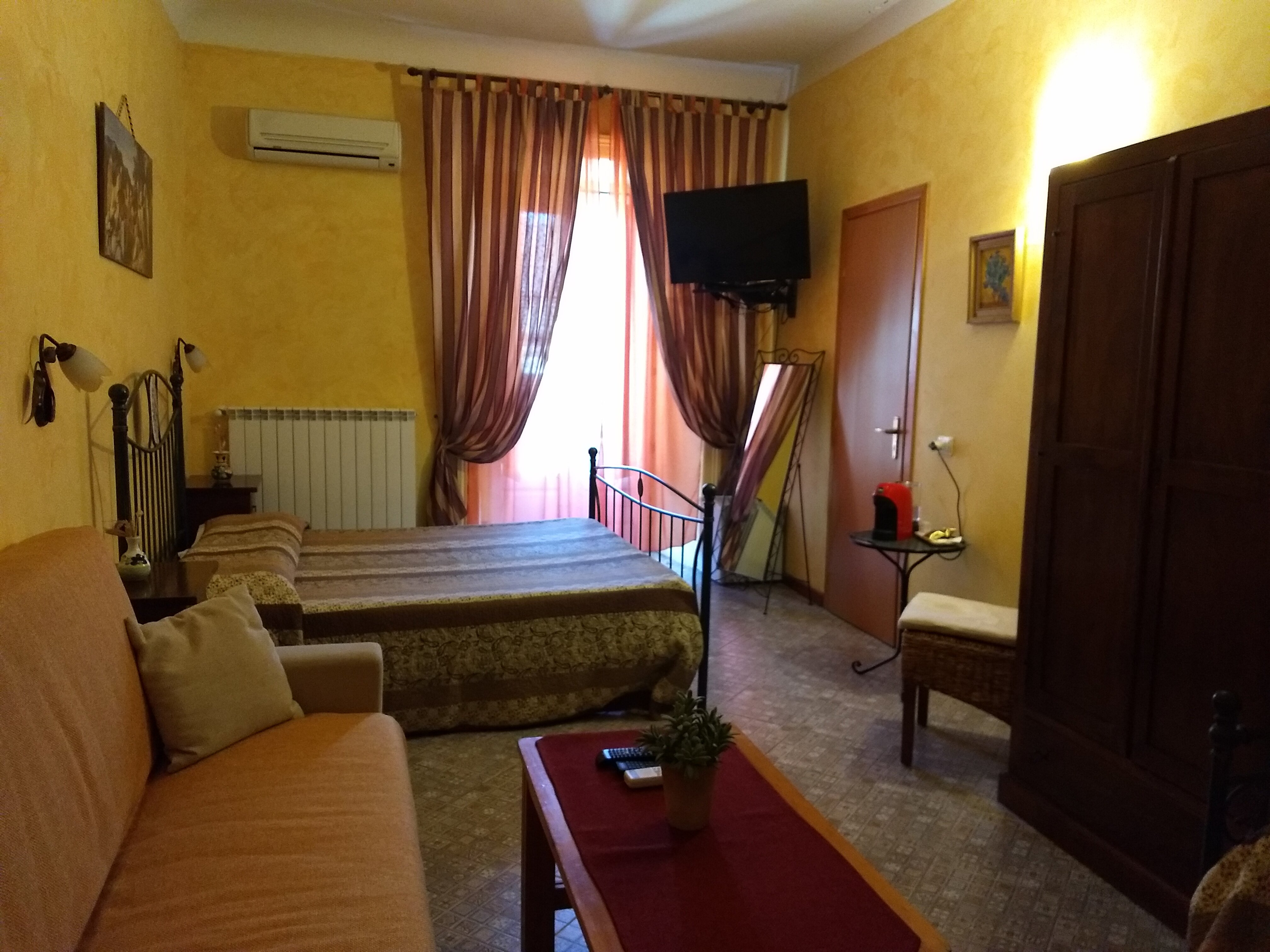 B&B-AFFITTACAMERE PALAZZO APRILE - Prices & Reviews (Caltagirone ...