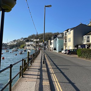 Prime location on West Looe Quay