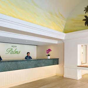 Aqua Palms Waikiki - Front Desk