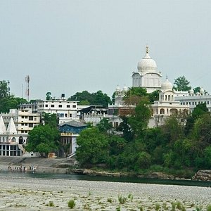 gurudwara paonta sahib near tourist places