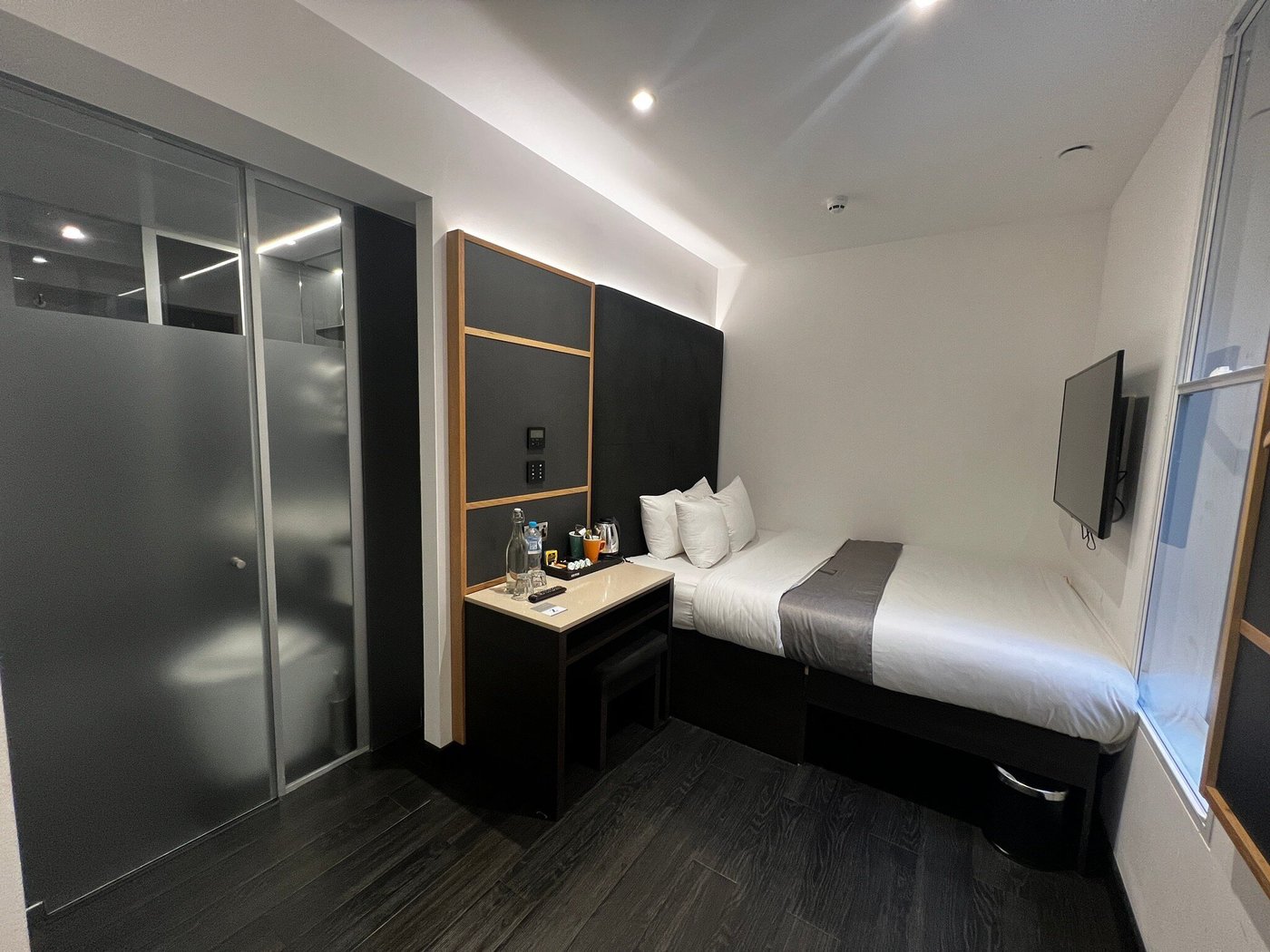 THE Z HOTEL TRAFALGAR $139 ($̶4̶4̶7̶) - Updated 2023 Prices & Reviews ...