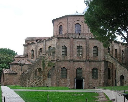 Ravenna by night - Tourist Guide Cinzia Tittarelli