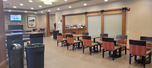 COMFORT SUITES HARTVILLE - NORTH CANTON $128 ($̶1̶3̶5̶) - Updated 2024 ...