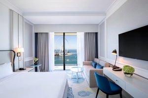Room & Suite