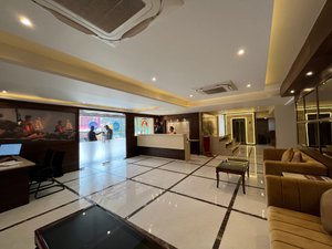 Hotel Dolphin Grand in Varanasi