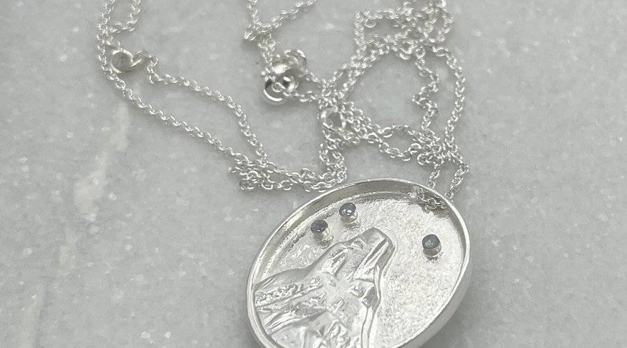 Stetind Medallion is  a powerful pice. The National Mountain of Norway handmade for you - in Norway of course. 