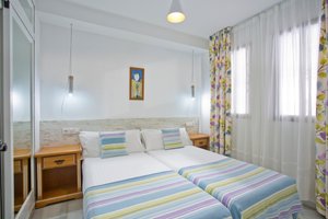 Room & Suite