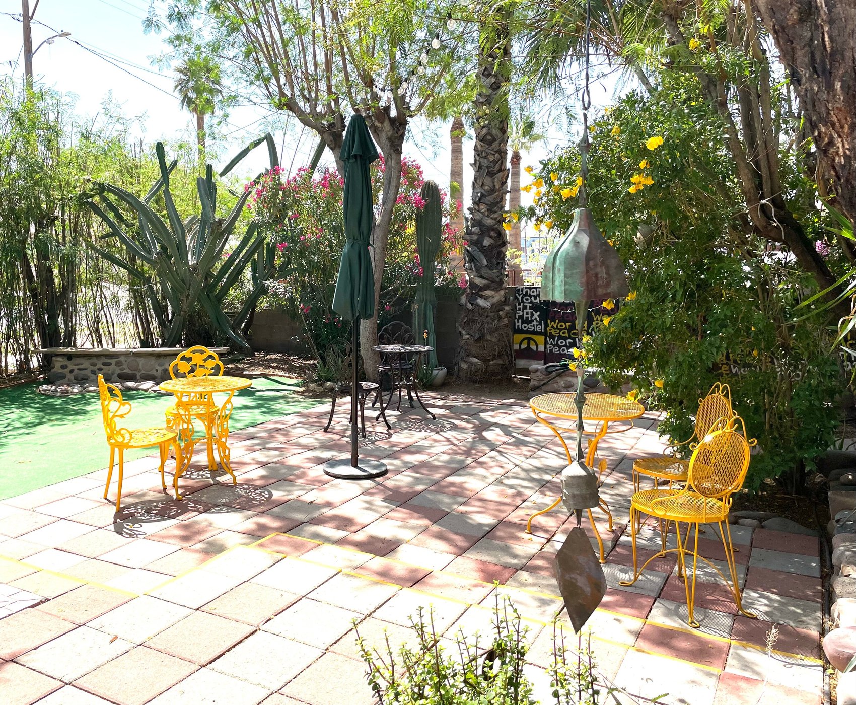 Phoenix Hostel by null