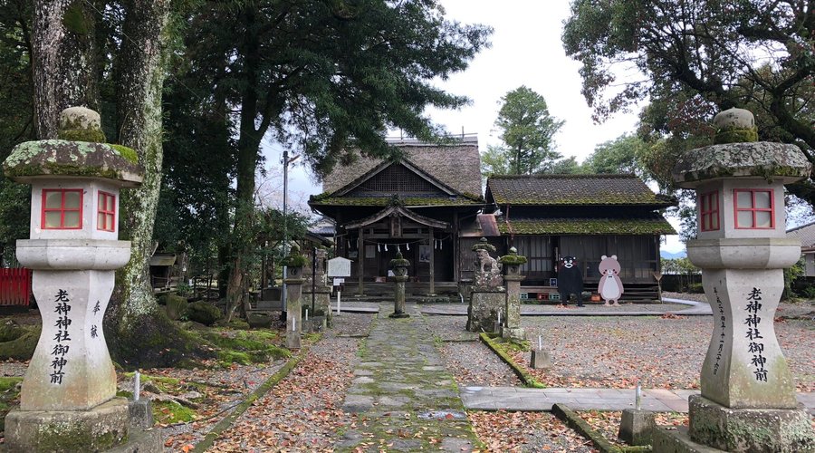 人吉城の西に建つ古社