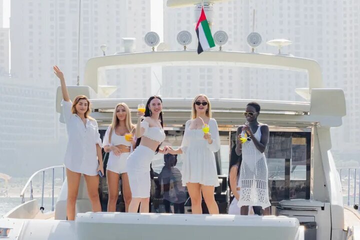 dubai yacht private party