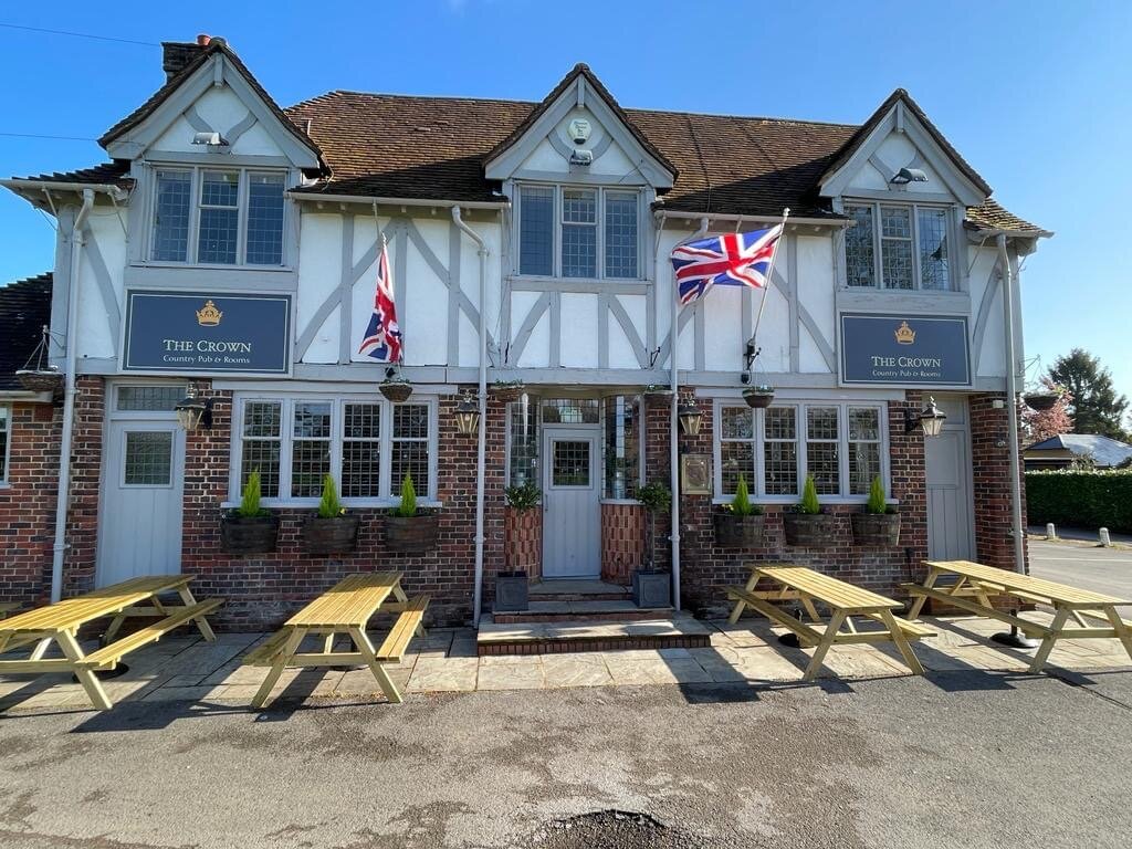 THE CROWN - Updated 2024 Prices & B&B Reviews (Cookham, England)