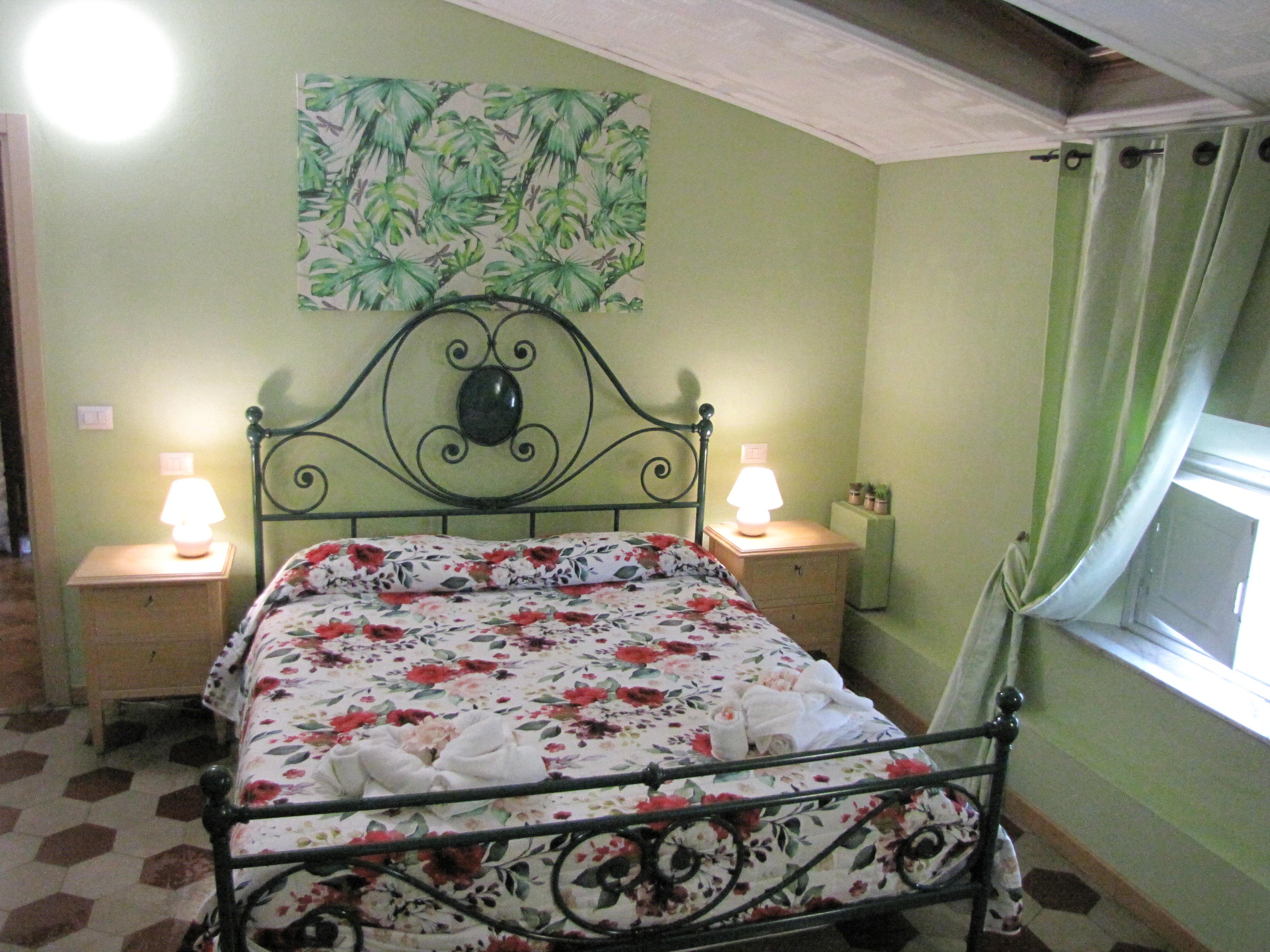 B&B LA BELLA ADDORMENTATA & IL PRINCIPE CALAF. (Lucca) - Guesthouse ...