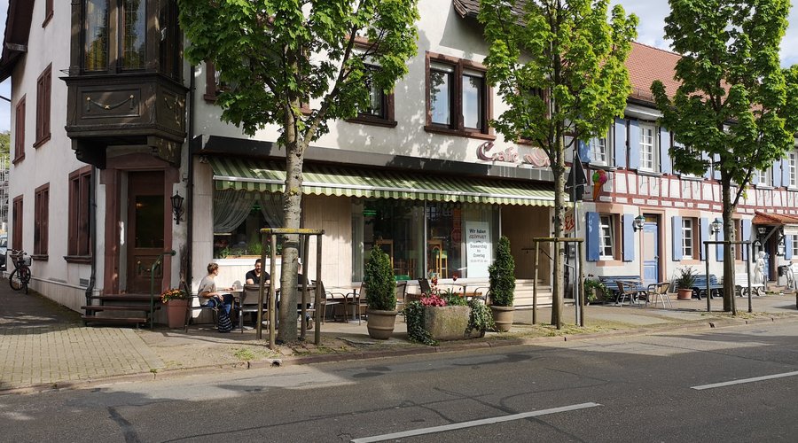 Cafe Dees 27 April 2023