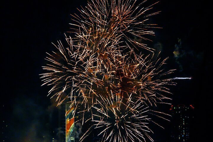 2024 Friday night fireworks in Waikiki provided by Moana Sailing Co.