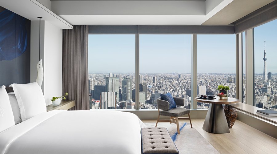 PREMIER STUDIO
61 m2 (656 sq. ft.). Floors 34–38