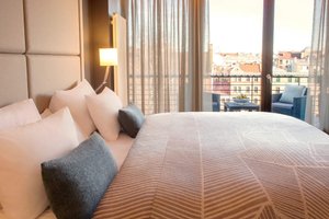 Room & Suite