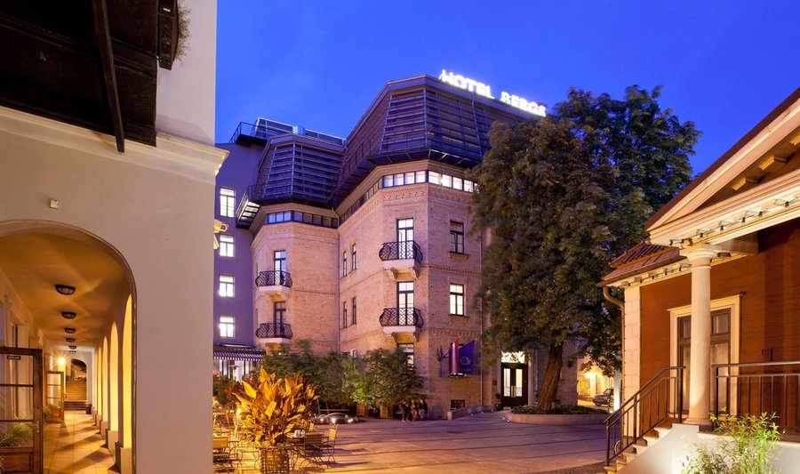 Hotel Bergs Suites & the historical Bergs Bazaar pedestrian quarter. 