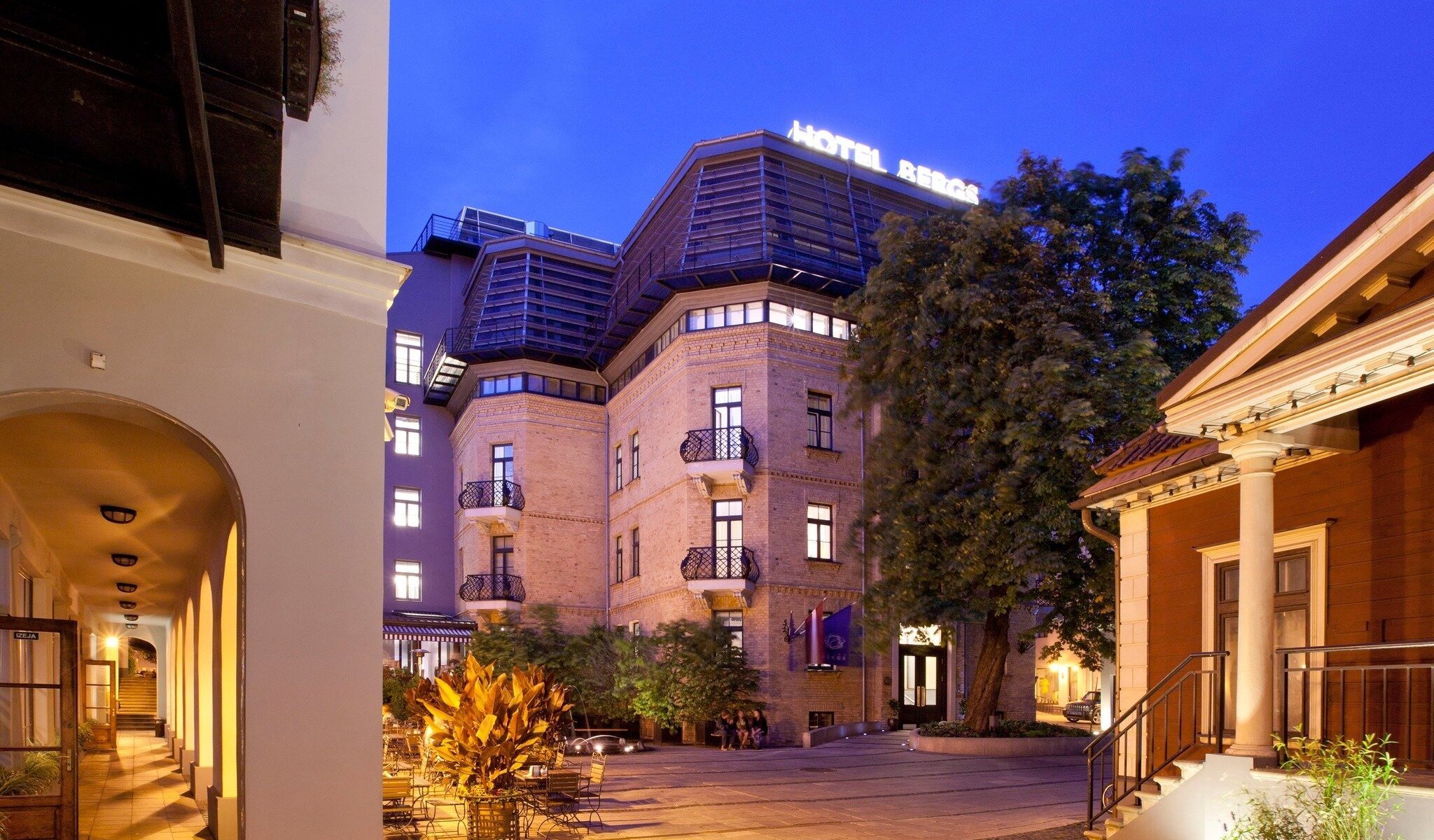 Hotel Bergs Suites by null