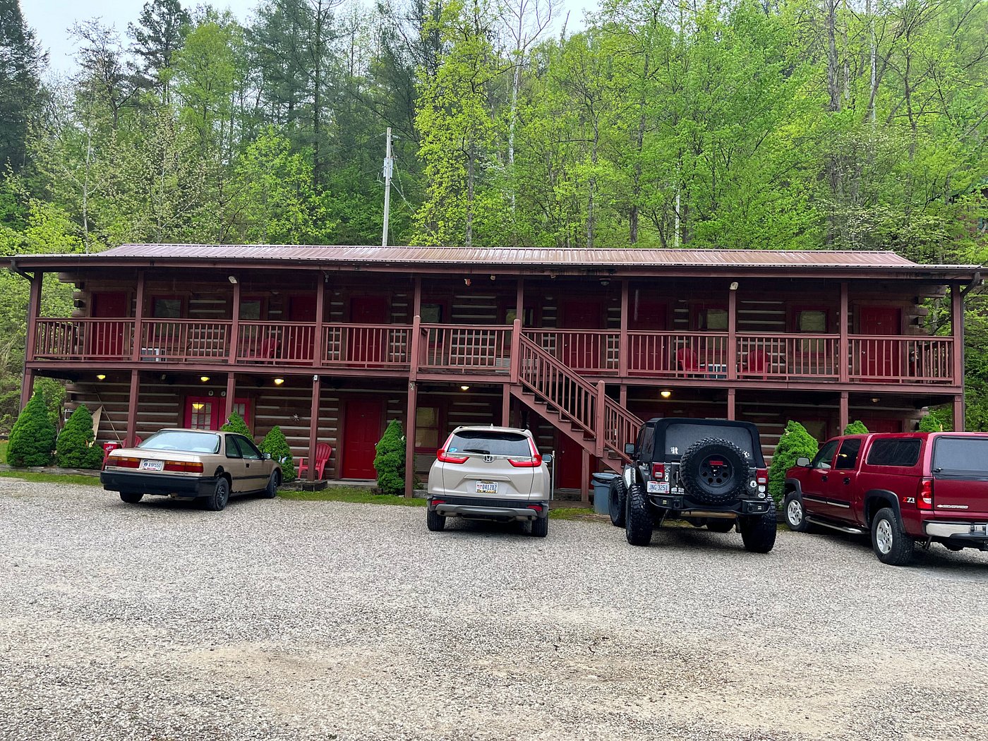 BLACK BEAR LODGE MOTEL - Updated 2023 Prices & Reviews (Slade, KY)