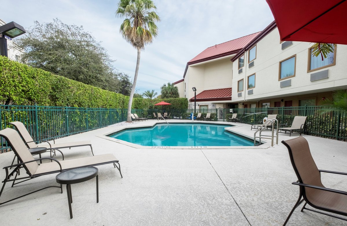 Red Roof PLUS+ West Palm Beach Pool Pictures & Reviews - Tripadvisor