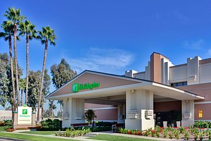 Holiday Inn & Suites Anaheim (1 Blk/Disneyland) in Anaheim