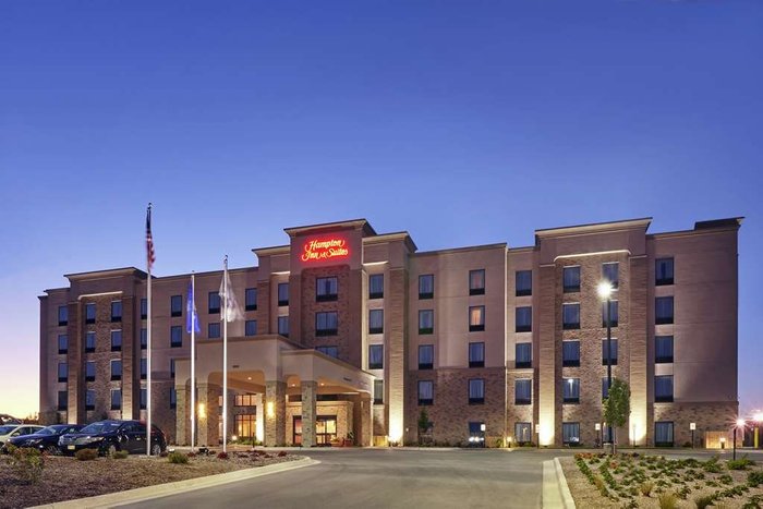 HAMPTON INN & SUITES MILWAUKEE / FRANKLIN $112 ($̶1̶1̶8̶) - Updated ...