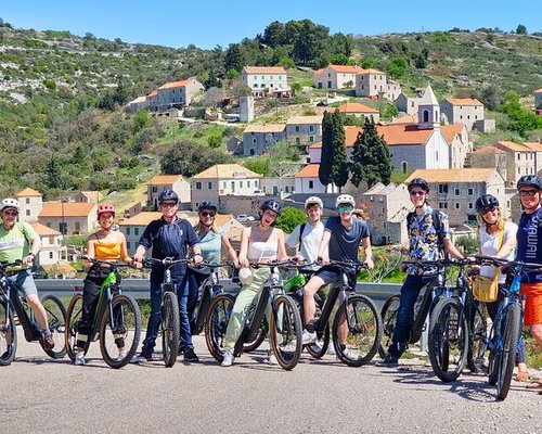 Passeio de motocicleta em Split, Croácia. - Riderly