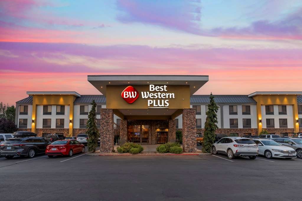 BEST WESTERN PLUS OLYMPIC INN 182 2 1 8 Updated 2024 Prices   Exterior View 