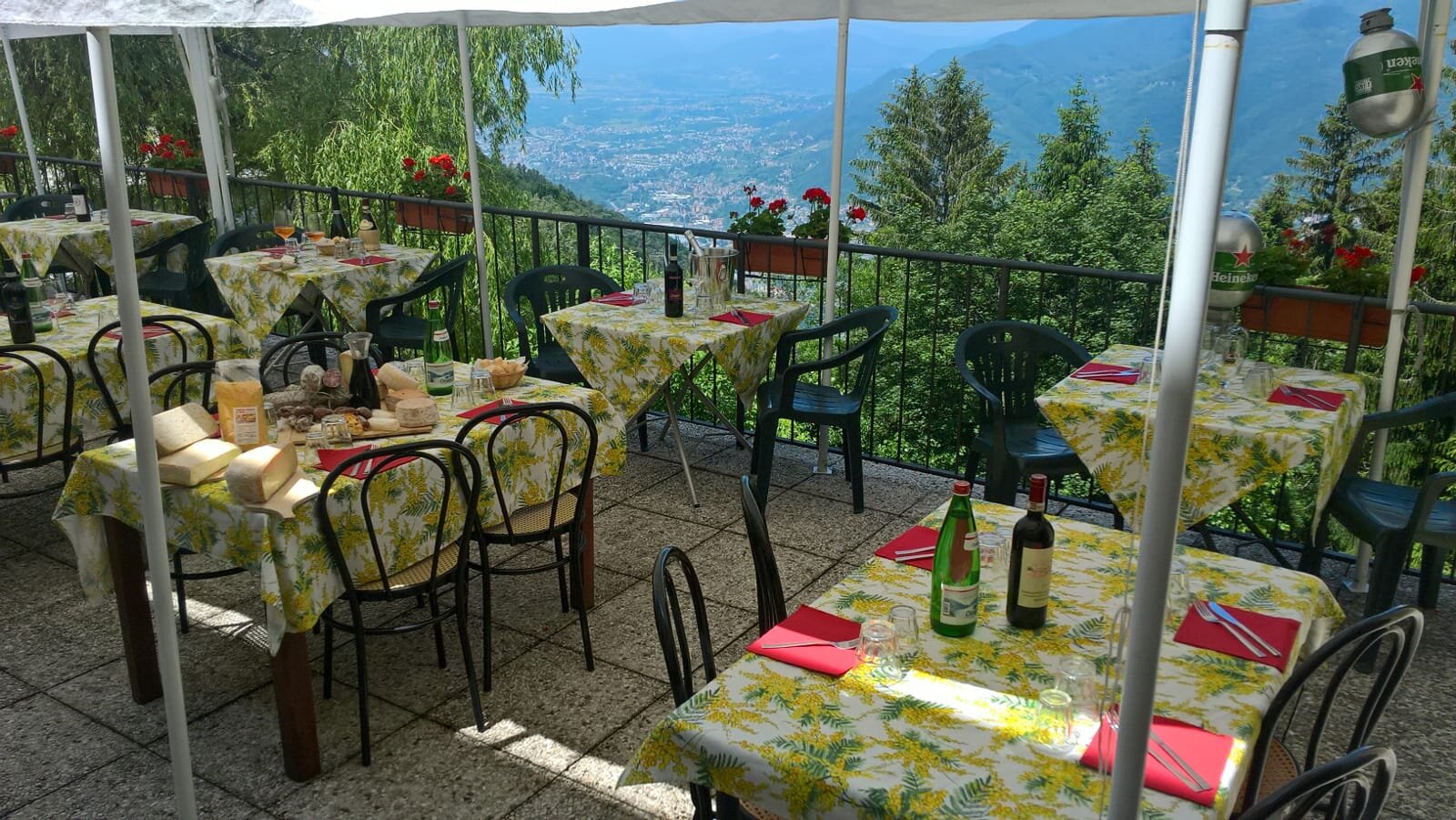 CAPANNA CAO Prices Lodge Reviews Brunate Lake Como Italy